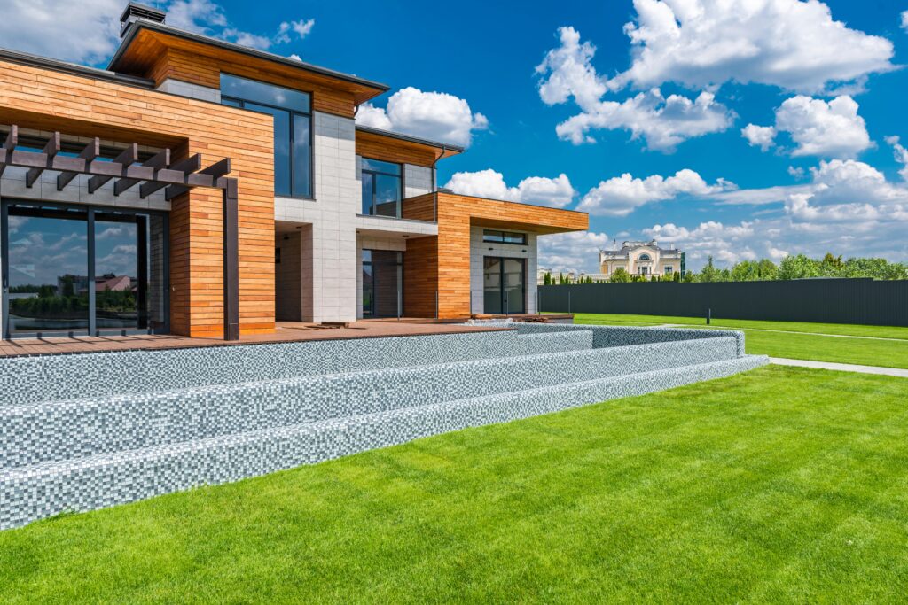 Découvrez les 10 erreurs à éviter absolument avant de vendre votre maison pour réussir votre vente rapidement et au meilleur prix.